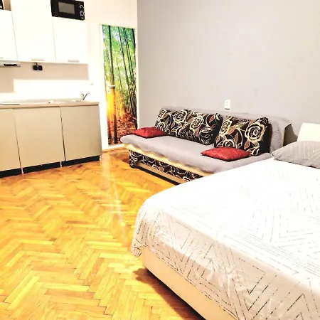 Jardin בית הארחה