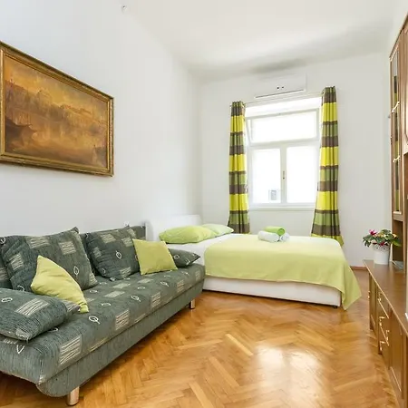 Jardin 3* سبليت