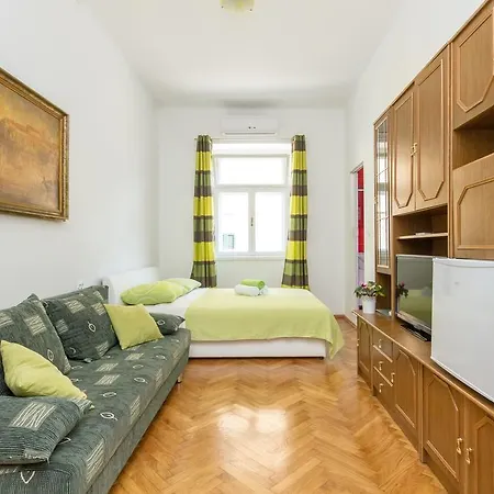 ゲストハウス Jardin スプリト