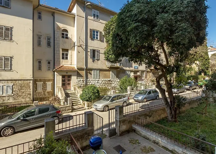 Jardin 3* Split